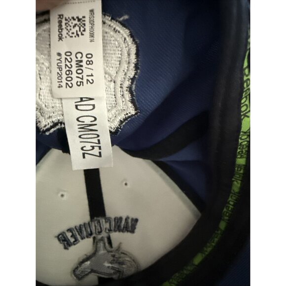 Vancouver Canucks Reebok Center Ice NHL Piped Bill Hockey Cap Hat L/XL - Picture 8 of 10